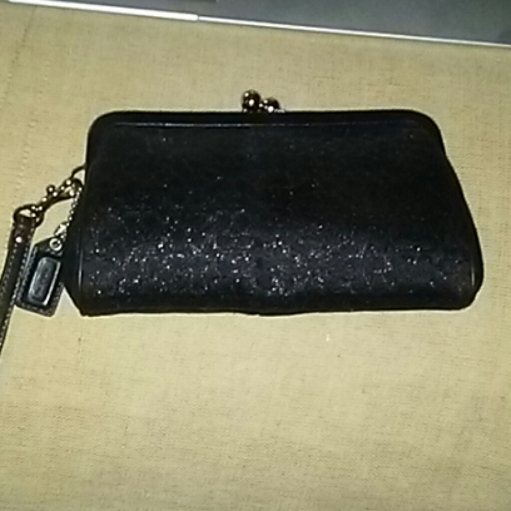 Coach Elegant Kisslock Wristlet